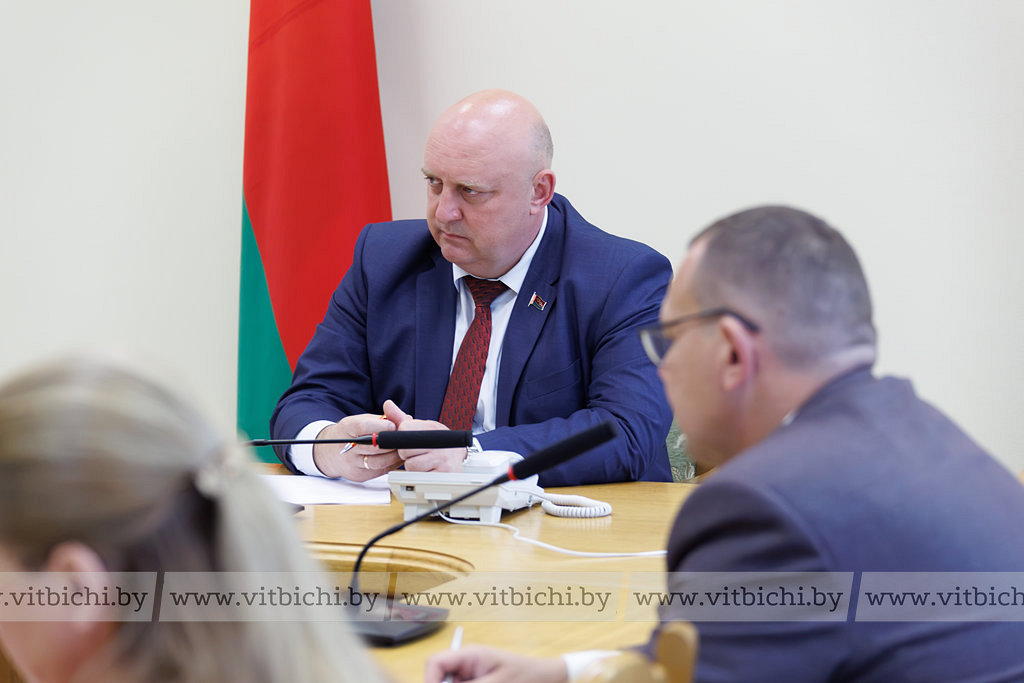 Дмитрий Демидов провел прямую телефонную линию с жителями Витебской области