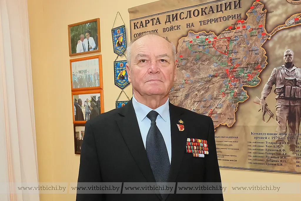 Валериан Мацкевич, делегат ВНС, пенсионер. Валериан Мацкевич, делегат ВНС, пенсионер.