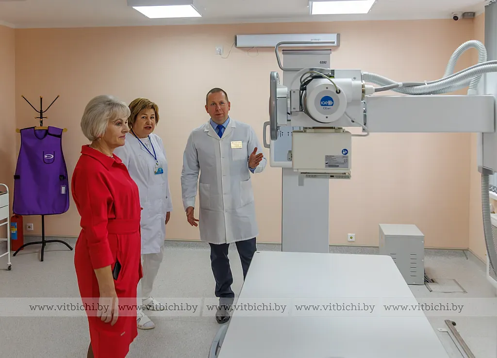 Аппарат интегрирован в информационную систему больницы, что позволяет врачам видеть рентгеновские снимки в цифровом формате непосредственно на рабочем месте.