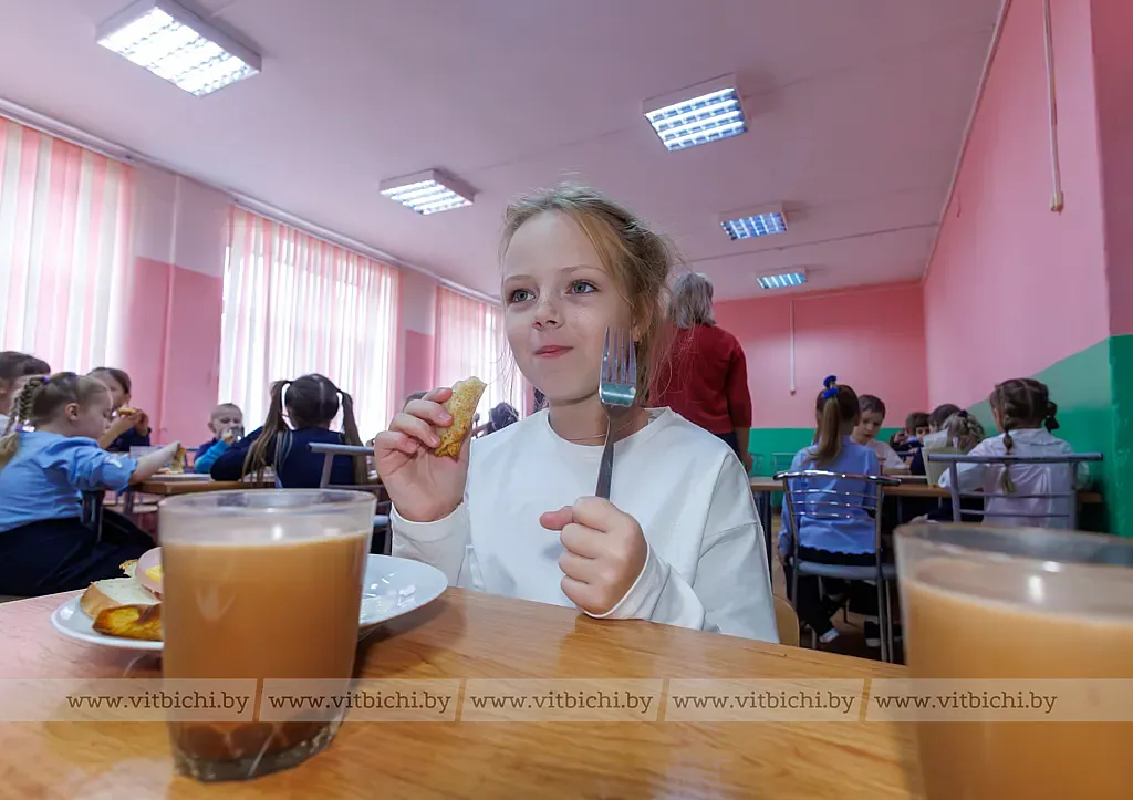 Корреспонденты газеты «Витьбичи» побывали в средней школе № 4 Витебска и узнали, какие блюда на этой неделе приготовят для учащихся в школьной столовой