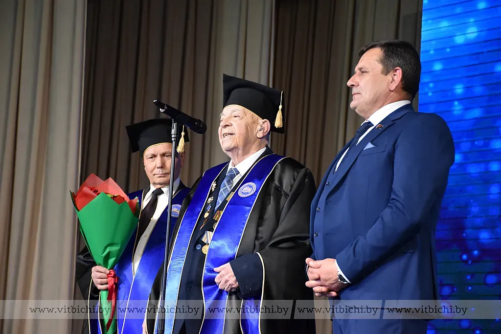 «Почетный профессор ВГТУ»