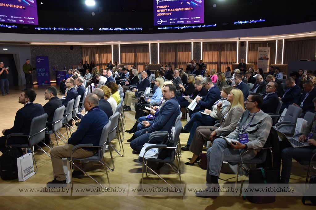 Тенденции развития новых транспортных коридоров и проблемные вопросы в логистической сфере обсуждают сегодня на республиканском логистическом форуме «Товар + пункт назначения = экспорт» в Витебске. 