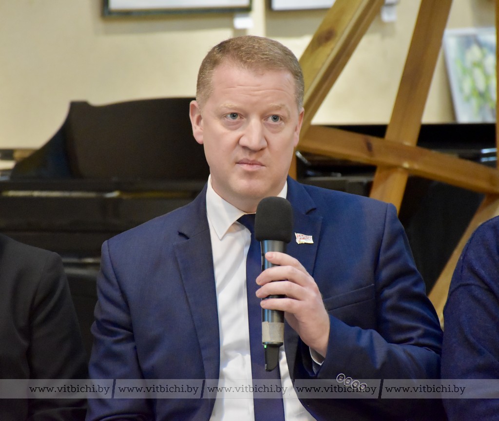 Глава администрации Железнодорожного района Александр Сысоев