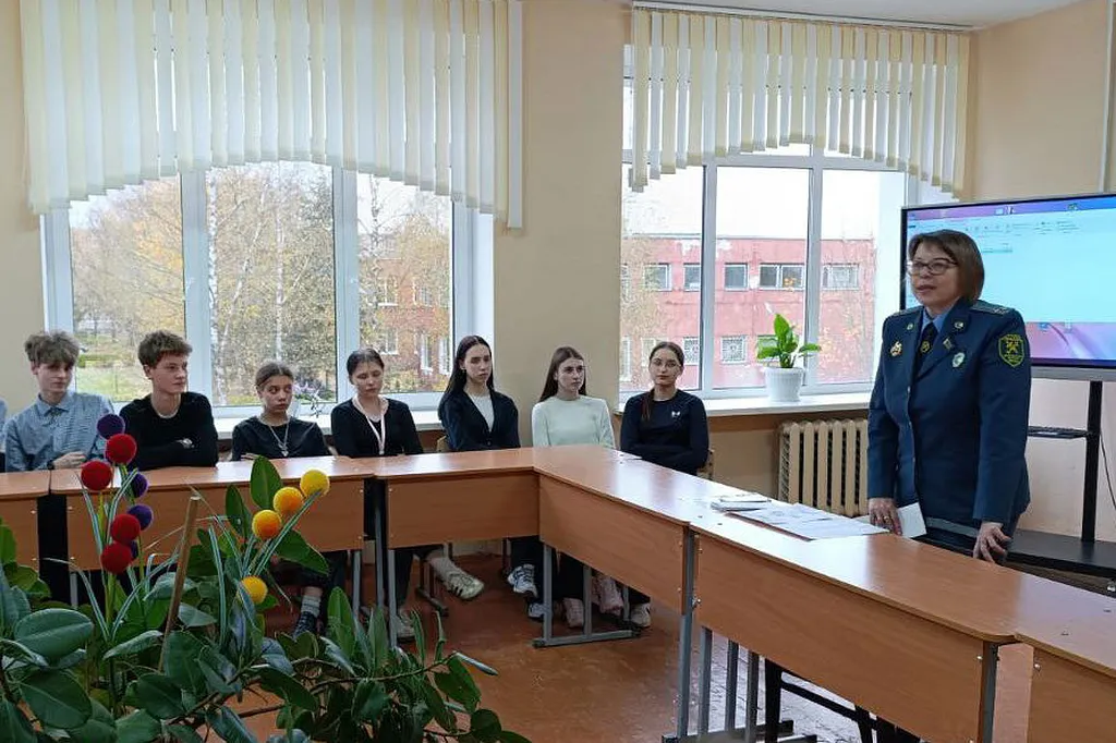 Витебская таможня провела ряд встреч в рамках акции «Посети родную школу» Витебская таможня провела ряд встреч в рамках акции «Посети родную школу»