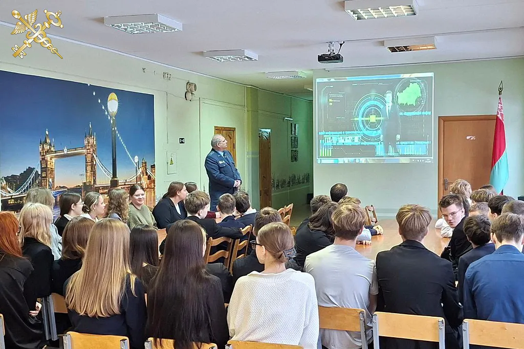 Витебская таможня провела ряд встреч в рамках акции «Посети родную школу» Витебская таможня провела ряд встреч в рамках акции «Посети родную школу»