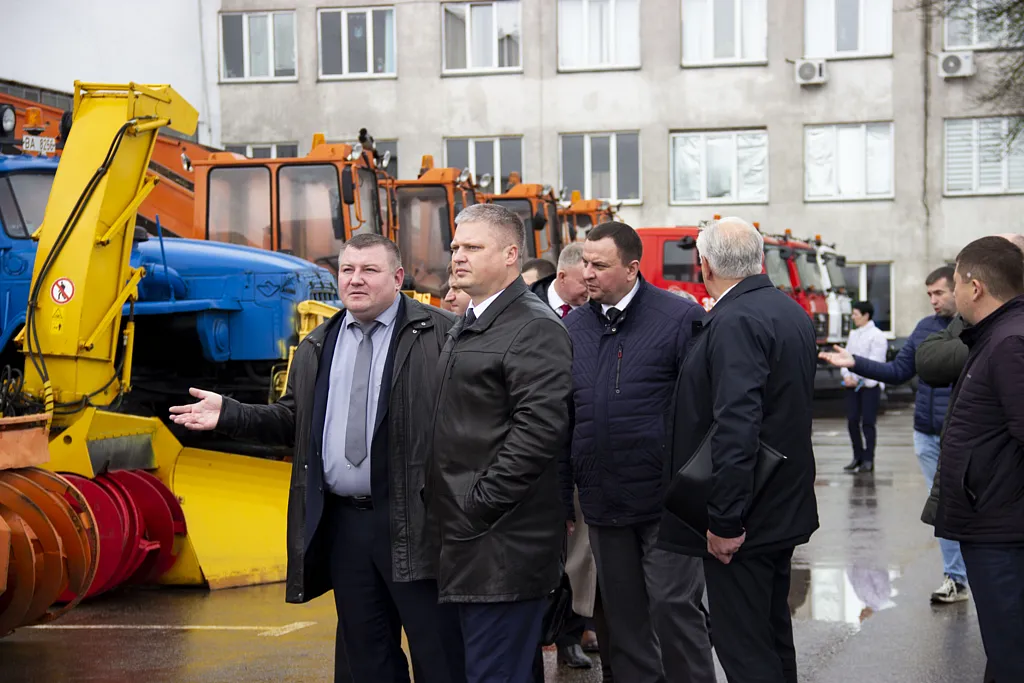 Алексей Героев обратил внимание руководства Гордормоста на проблемы со своевременным выявлением и устранением ямочности на дорогах и мостах.