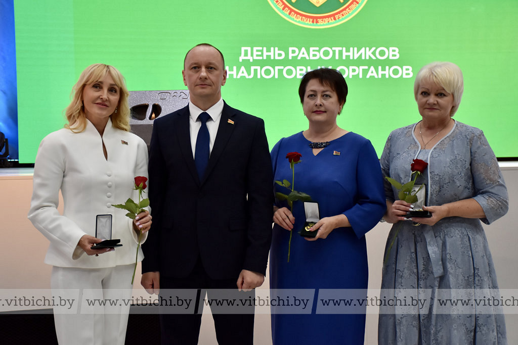 Более 80 налоговиков Витебщины отмечены наградами в канун профессионального праздника