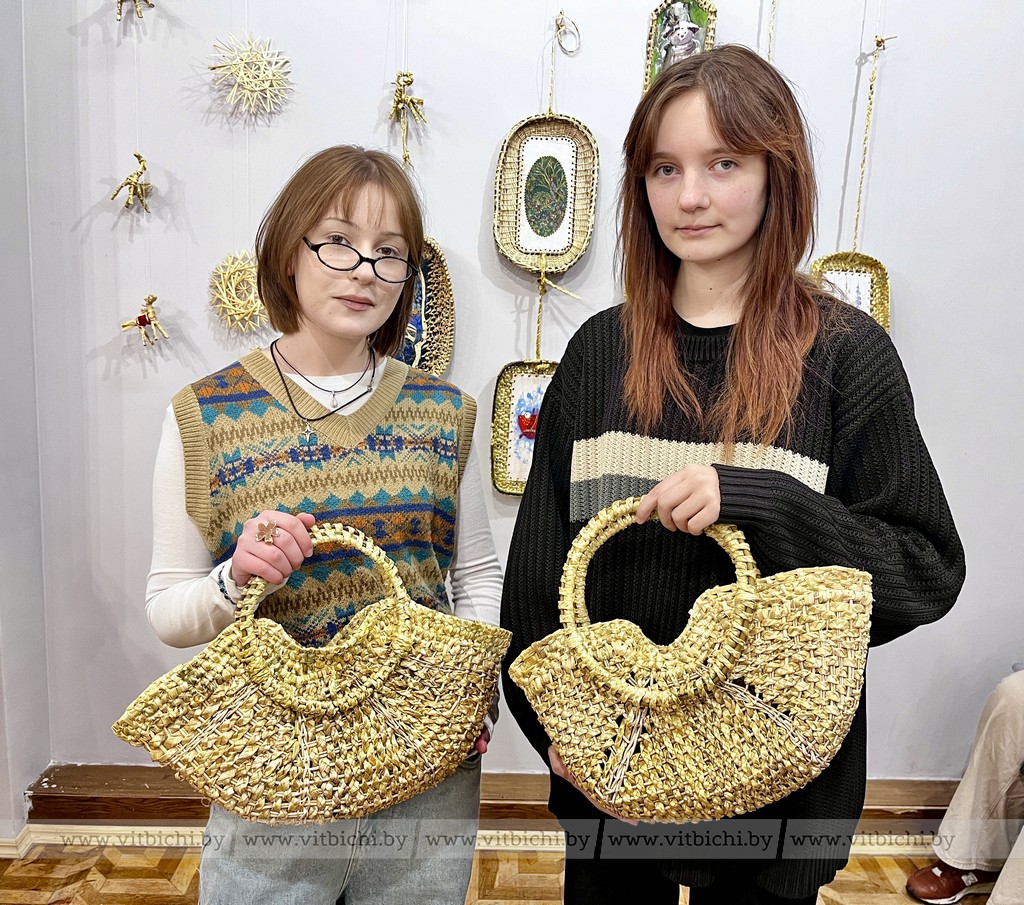 На прэзентацыі моладзевых вырабаў працоўнікі музея адзначылі, што беларуская саломка даўно з’яўляецца нацыянальным брэндам, а саломапляценне ўключана ў спіс нематэрыяльнай культурнай спадчыны ЮНЕСКА. 