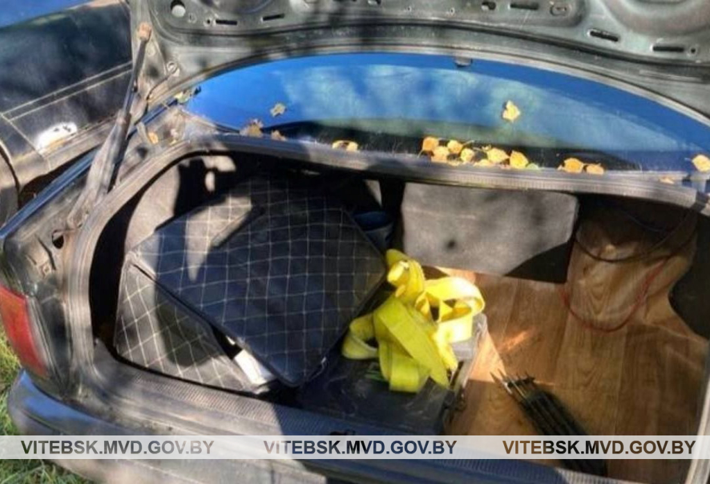 В Полоцком районе два тракториста украли топливо с предприятия В Полоцком районе два тракториста украли топливо с предприятия