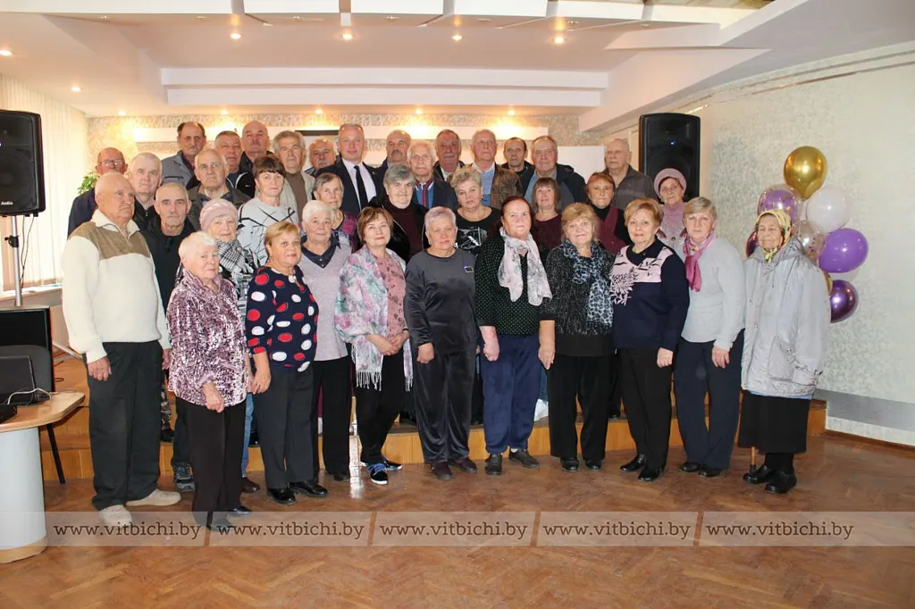 Ветераны труда на праздновании Дня пожилых людей на предприятии  «Витебскторгстрой»