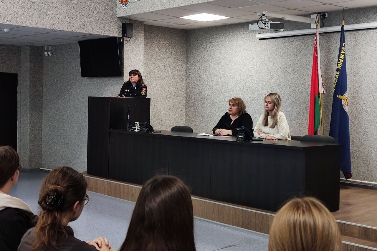 В Первомайском РОВД состоялась встреча девушек, в отношении которых ИДН проводит индивидуальную профилактическую работу В Первомайском РОВД состоялась встреча девушек, в отношении которых ИДН проводит индивидуальную профилактическую работу