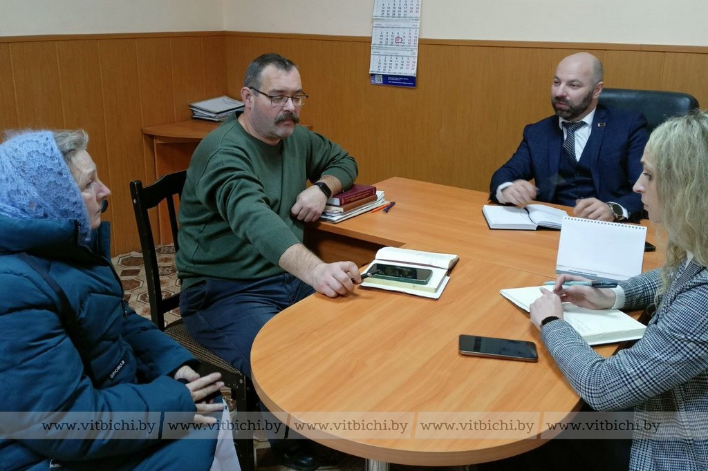 В микрорайоне Руба прошел прием граждан с заместителем главы администрации Железнодорожного района Ильей Мисником. 