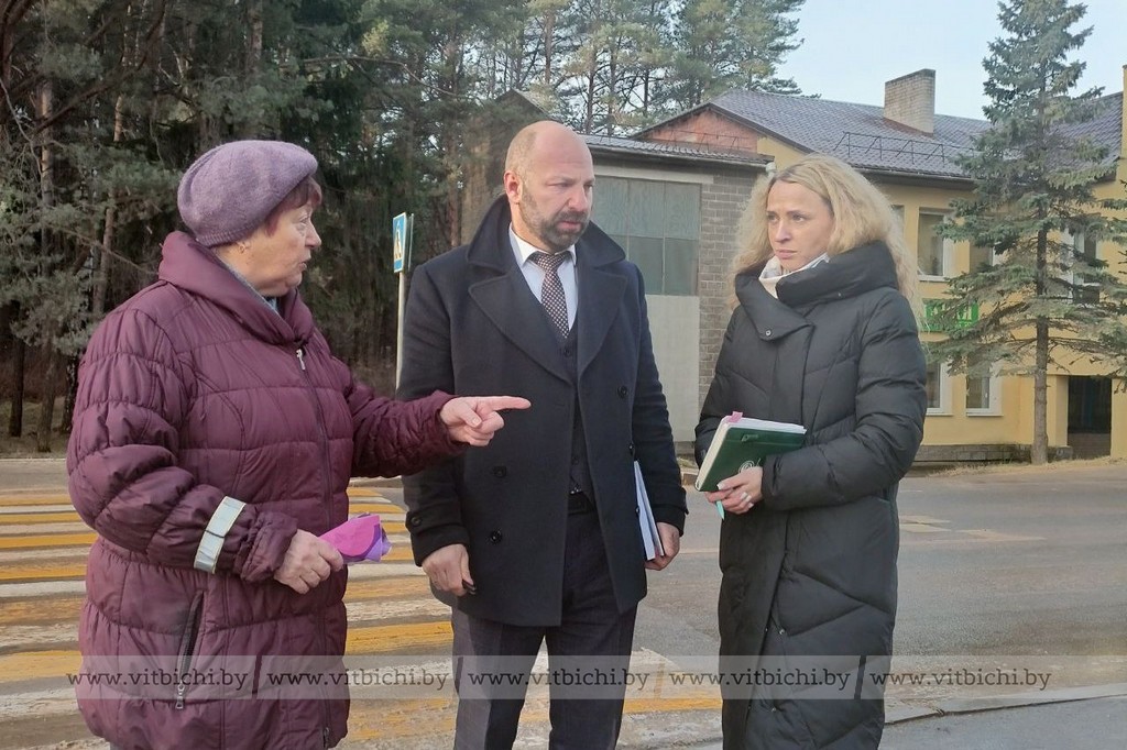 В микрорайоне Руба прошел прием граждан с заместителем главы администрации Железнодорожного района Ильей Мисником. 