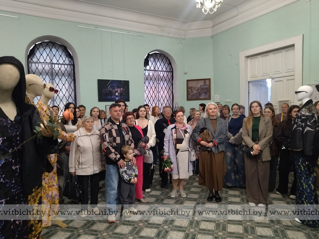 В Витебском областном краеведческом музее открылась выставка «TARAKANOVA. Образы и линии»