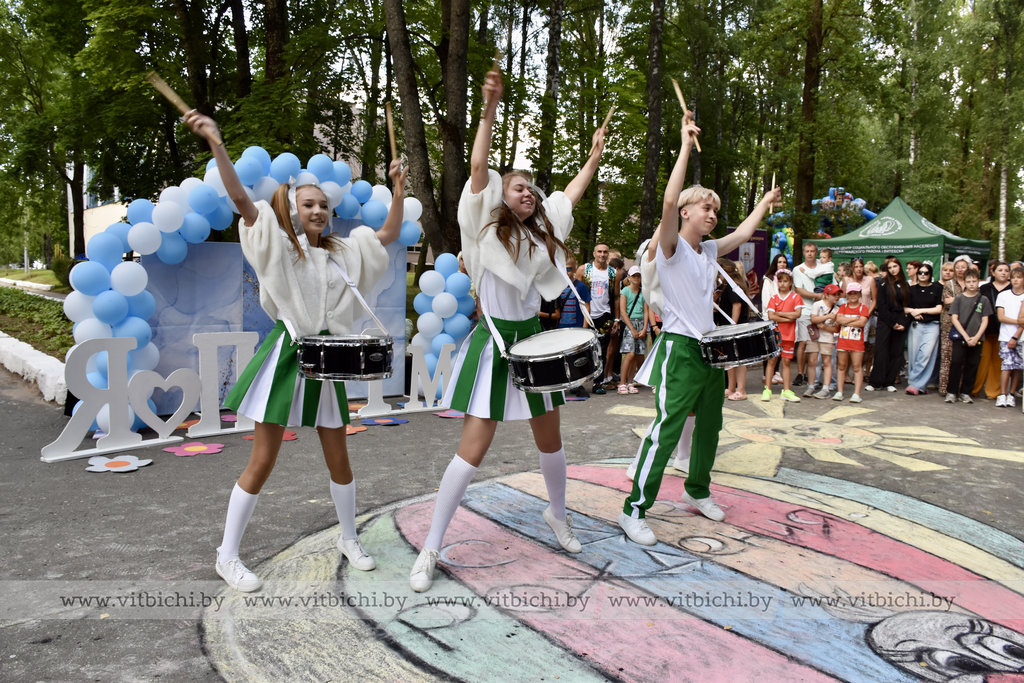 Семейный праздник «С днем рождения, Первомайский!» прошел в Витебске