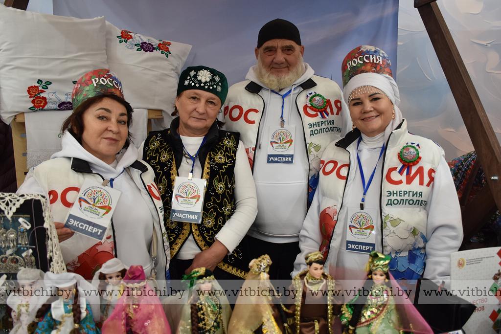 Мастера из России и Беларуси представили свои изделия на Союзном слете граждан старшего поколения в Витебске