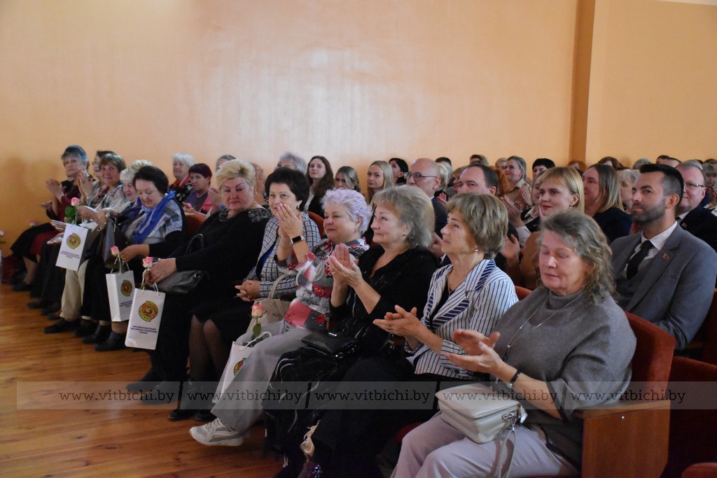 зрители в зале