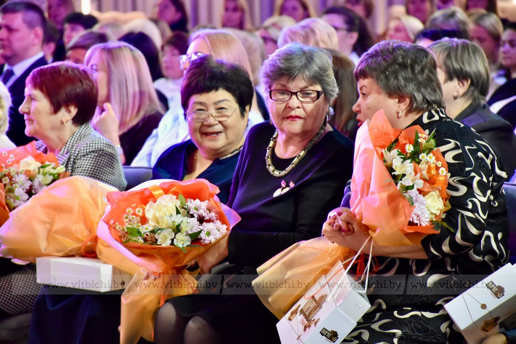 зрители в зале