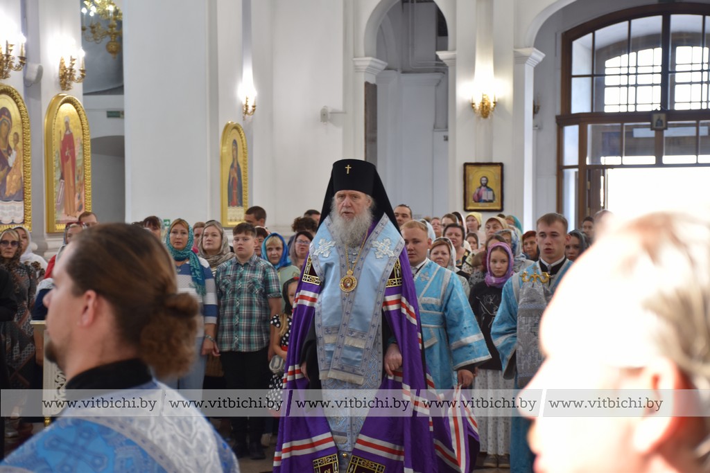 молебен