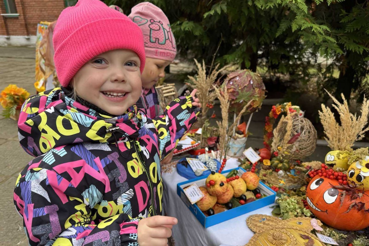 Интересный проект реализовали в витебском детском саду № 100 «Колосок»: воспитанники с помощью воспитателей вырастили на приусадебном участке злаки и лен.