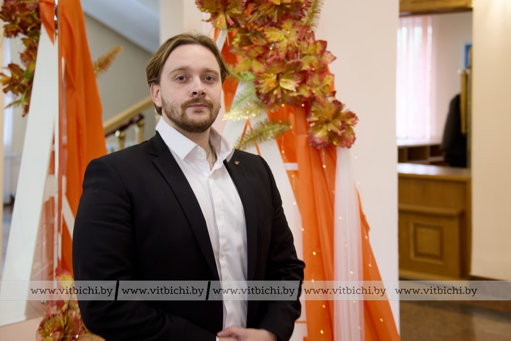 Виктор Янченко («Лучший артист филармонии») Виктор Янченко