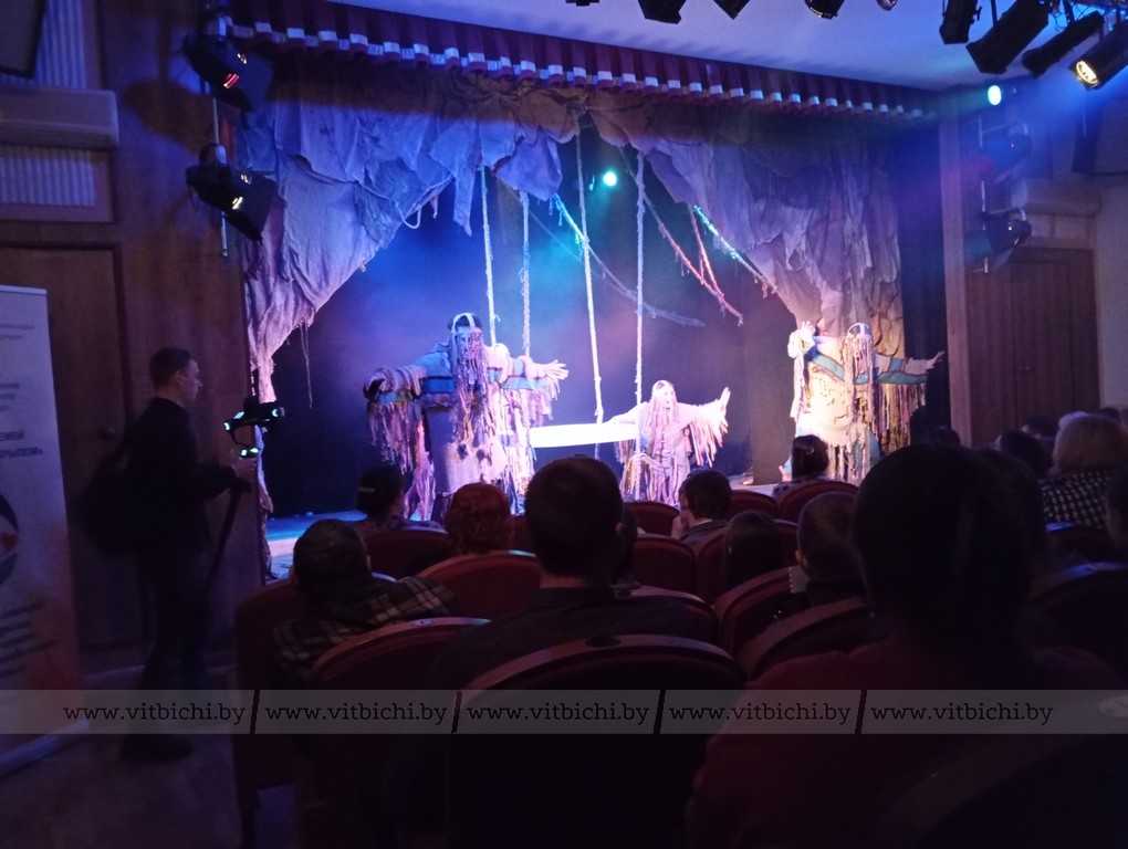 клуб приёмных семей «Под родительским крылом» спектакль