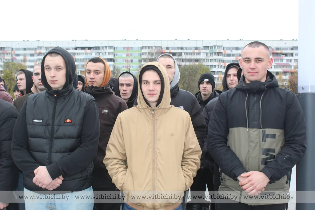 В Витебске прошла торжественная отправка новобранцев в 103-ю Витебскую воздушно-десантную бригаду и военную комендатуру
