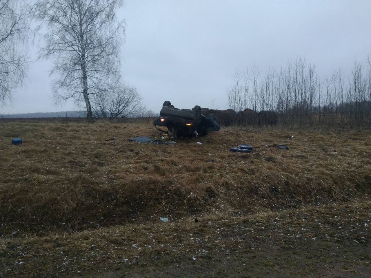 В Лепельском районе легковушка перевернулась в кювете: пострадала пассажир Проис