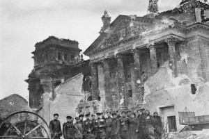 Хроника победной весны: 3 мая 1945 года