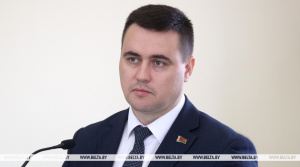 Иванец прокомментировал запрет на мобильные телефоны в школах