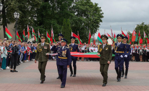Руководство Витебской области поздравляет жителей региона с Днем Государственного флага, Государственного герба и Государственного гимна Республики Беларусь