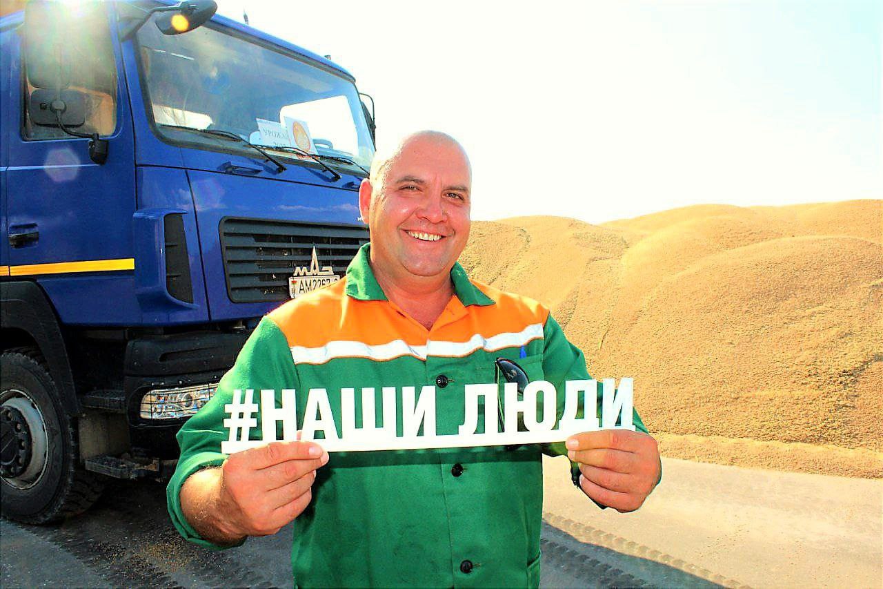 Первый водитель-тысячник на отвозке зерна определен в Витебском районе