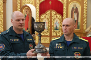 Найденную в Западной Двине в Полоцке серебряную чашу со святым ликом передали Богоявленскому собору
