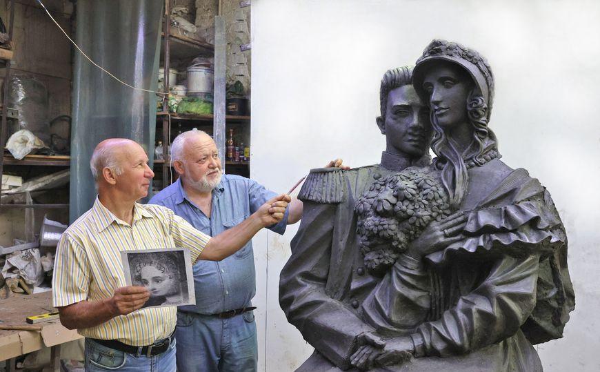 Скульптура "Влюбленные" будет встречать пассажиров на станции Богушевск