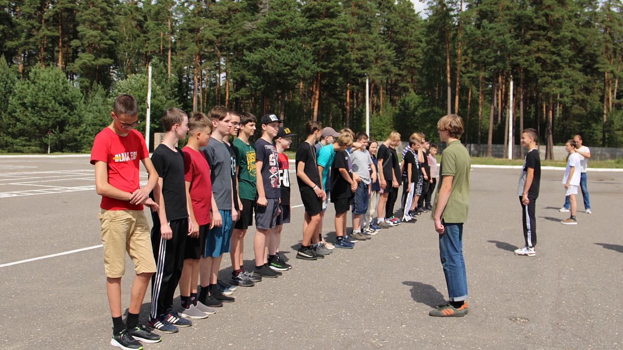 С бытом и традициями солдат-пограничников познакомятся учащиеся Новополоцка в открывшемся военно-патриотическом лагере «Патриот»