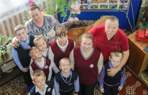 Родитель-воспитатель старейшего в Придвинье детского дома семейного типа Владимир Терехов стал папой для 58 детей