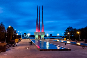 В Витебске монумент в честь советских солдат, партизан и подпольщиков впервые окрасился в цвета Государственного флага Республики Беларусь в честь 9 Мая