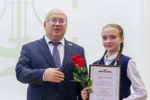 В Витебске талантливую молодежь наградили премиями областного Совета депутатов