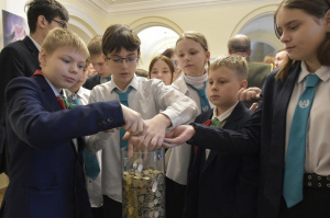 Церемония сбора монет для сплава на изготовление памятного знака «Живая память благодарных поколений» прошла в Художественном музее в Витебске