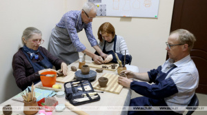 В новой гончарной мастерской для инвалидов в Орше будут изготавливать национальные сувениры