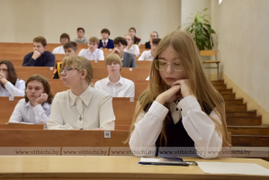 В Витебске сегодня несколько тысяч абитуриентов сдают первый ЦЭ и первое ЦТ