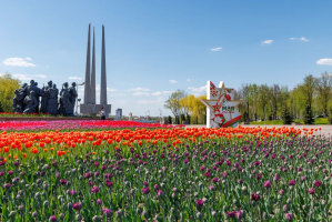 Наталья Кочанова поздравила белорусов с Днем Победы