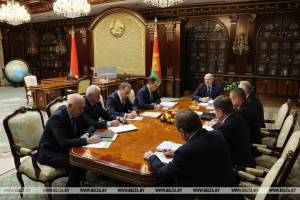 "Праздники должны быть для всех!" Лукашенко дал поручения правительству по ассортименту в малых населенных пунктах
