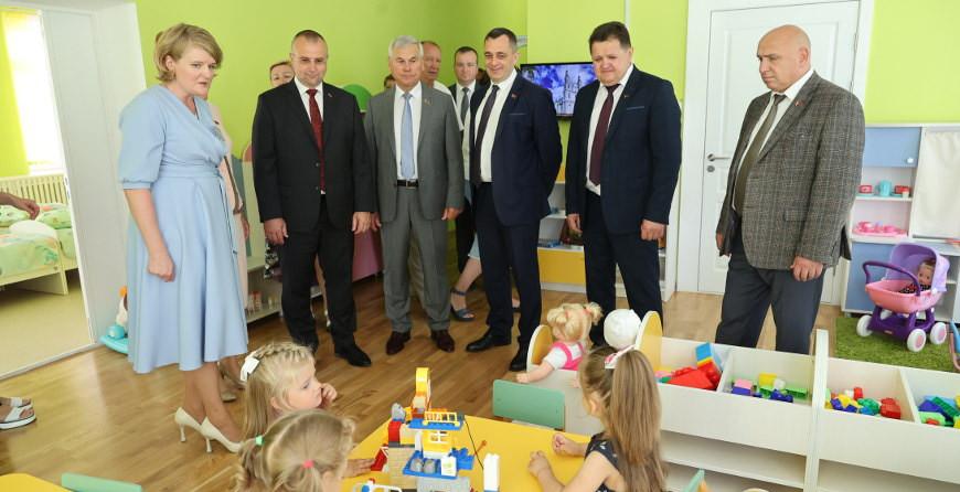 Андрейченко: поддержка детства - это инвестиции в будущее страны