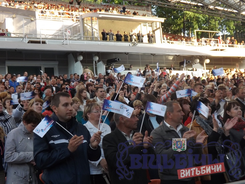 Впервые на сцене Летнего амфитеатра в Витебске состоялся гала-концерт творческих коллективов Витебскоблгаза