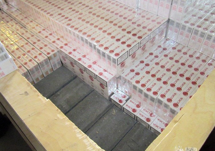 контрабандные сигареты