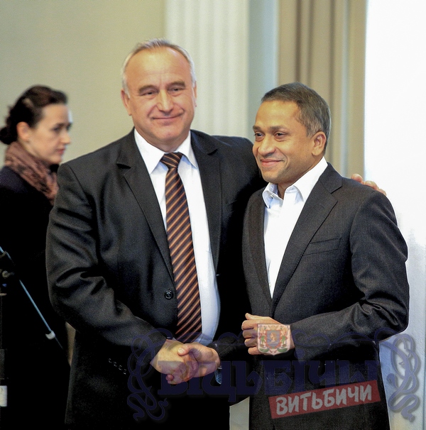 Председатель облисполкома Николай Шерстнёв (слева) и постоянный представитель Программы развития ООН (ПРООН) в Республике Беларусь Санака Самарасинха.
