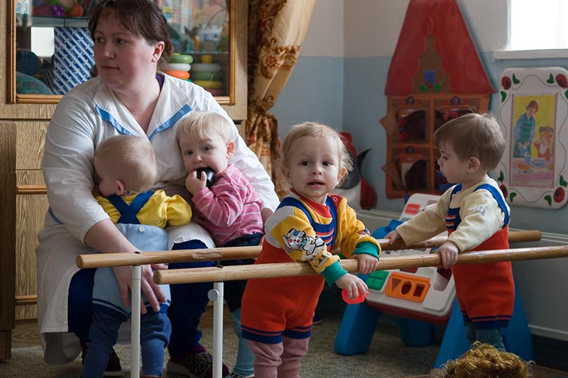 Белорусские семьи ежегодно усыновляют 500— 600 детей-сирот