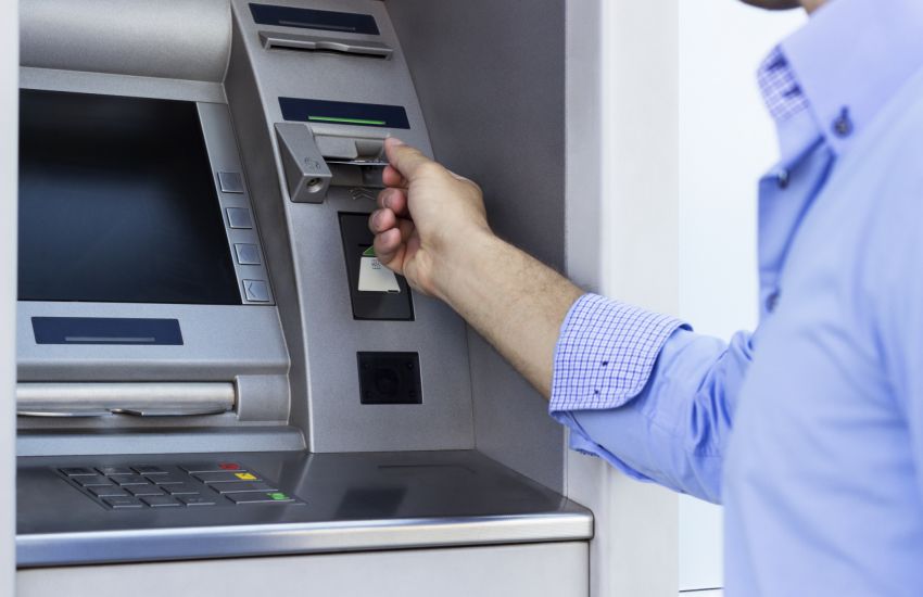 В связи с деноминацией, в Беларуси перенастроят банкоматы