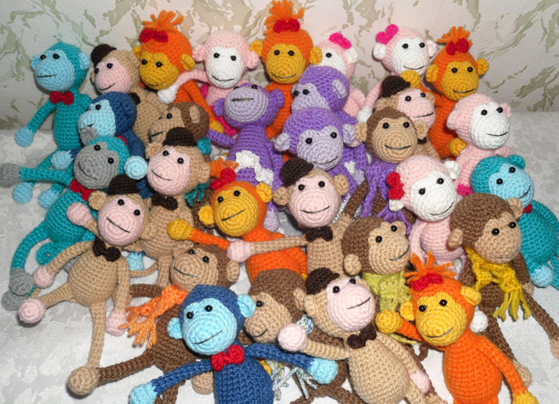 коллекция игрушечных обезьян